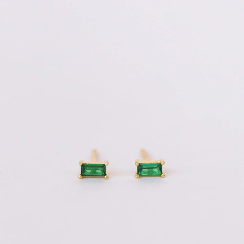 Emerald green and gold baguette stud earring.