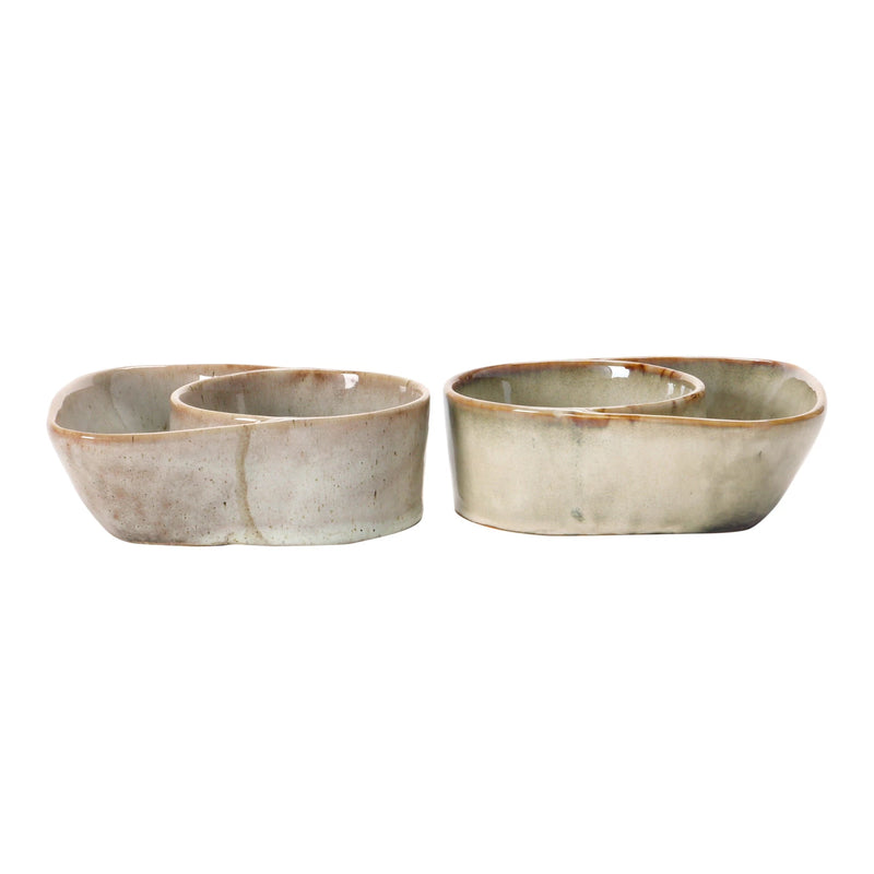 Side view of the stoneware cracker and soup bowls.
